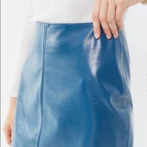 UO LUNA PATENT CONTRAST STITCH MINI SKIRT